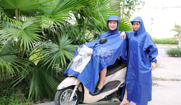 Top 4 Màu Sắc Được Ưa Chuộng Trong Áo Mưa Thời Trang 2023